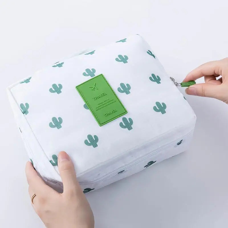 waterproof outdoor makeup bag 👛