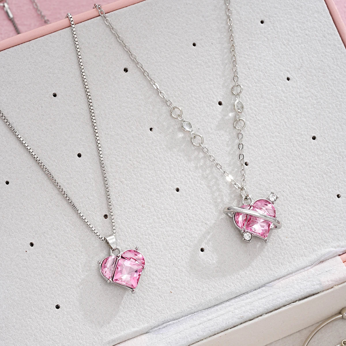 14 Stück rosa Kristall-Herzanhänger, Halsketten, Ohrringe, Ringe und Armbänder für deine Barbie-Mode ✨