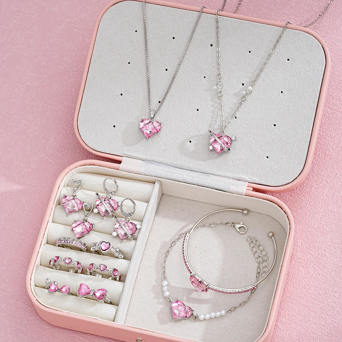 14 Stück rosa Kristall-Herzanhänger, Halsketten, Ohrringe, Ringe und Armbänder für deine Barbie-Mode ✨